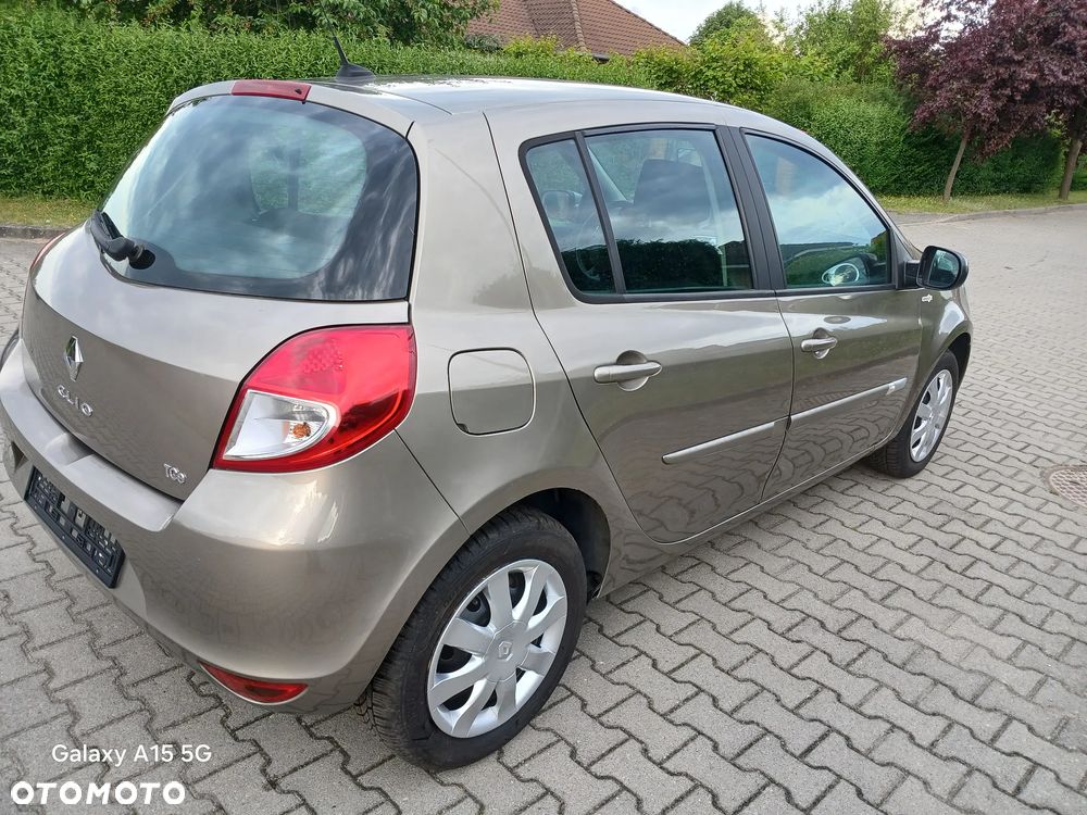 Renault Clio TCe 100 TomTom Edition - 11