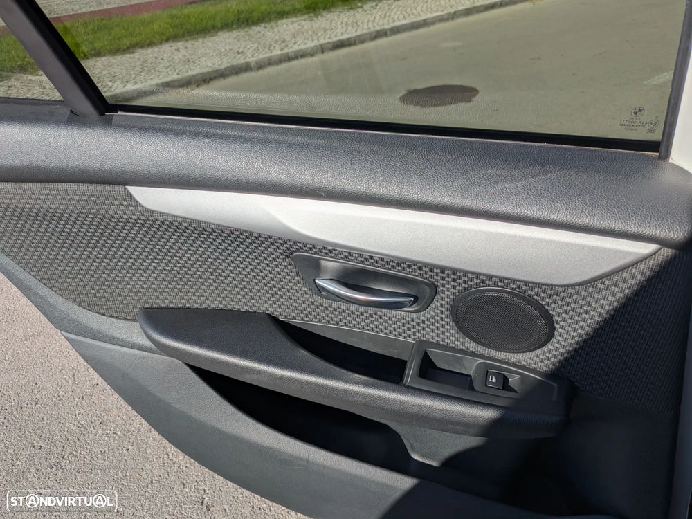 BMW 216 Active Tourer - 12