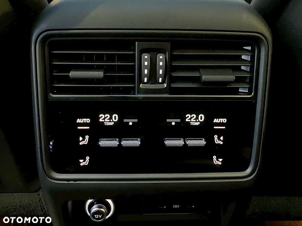 Porsche Cayenne - 24