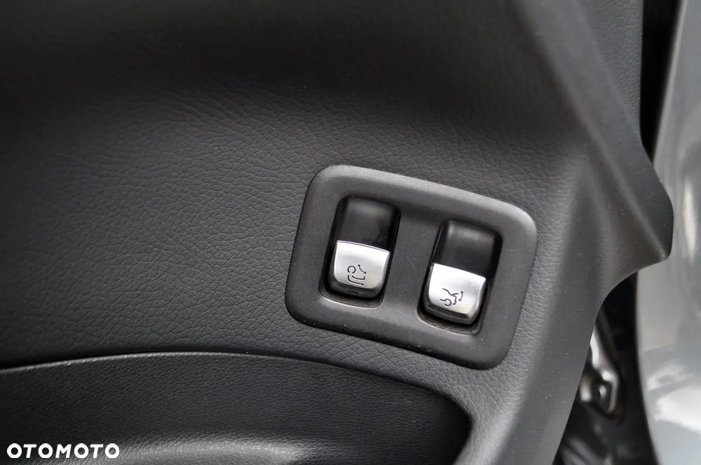 Mercedes-Benz GLC 350 e 4Matic 7G-TRONIC AMG Line - 33