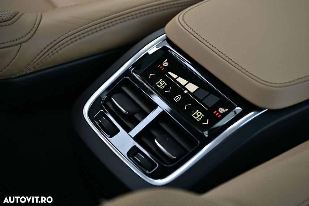 Volvo XC 90 T6 AWD Geartronic Inscription - 28