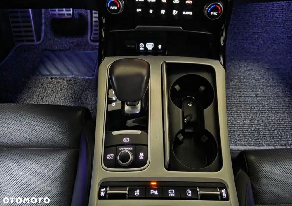 Kia Stinger - 12