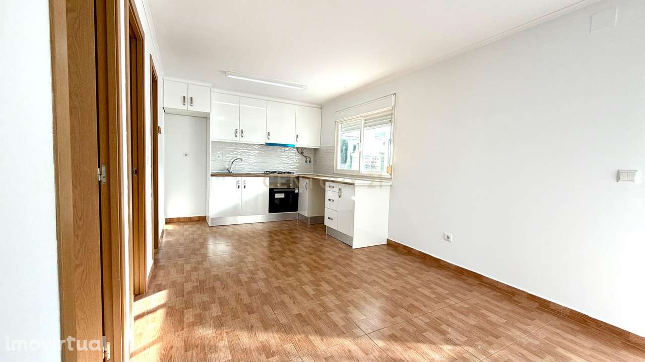 MORADIA T2 NOVA E MODERNA NO PARQUE VERDE — FERNÃO FERRO - Grande imagem: 2/21