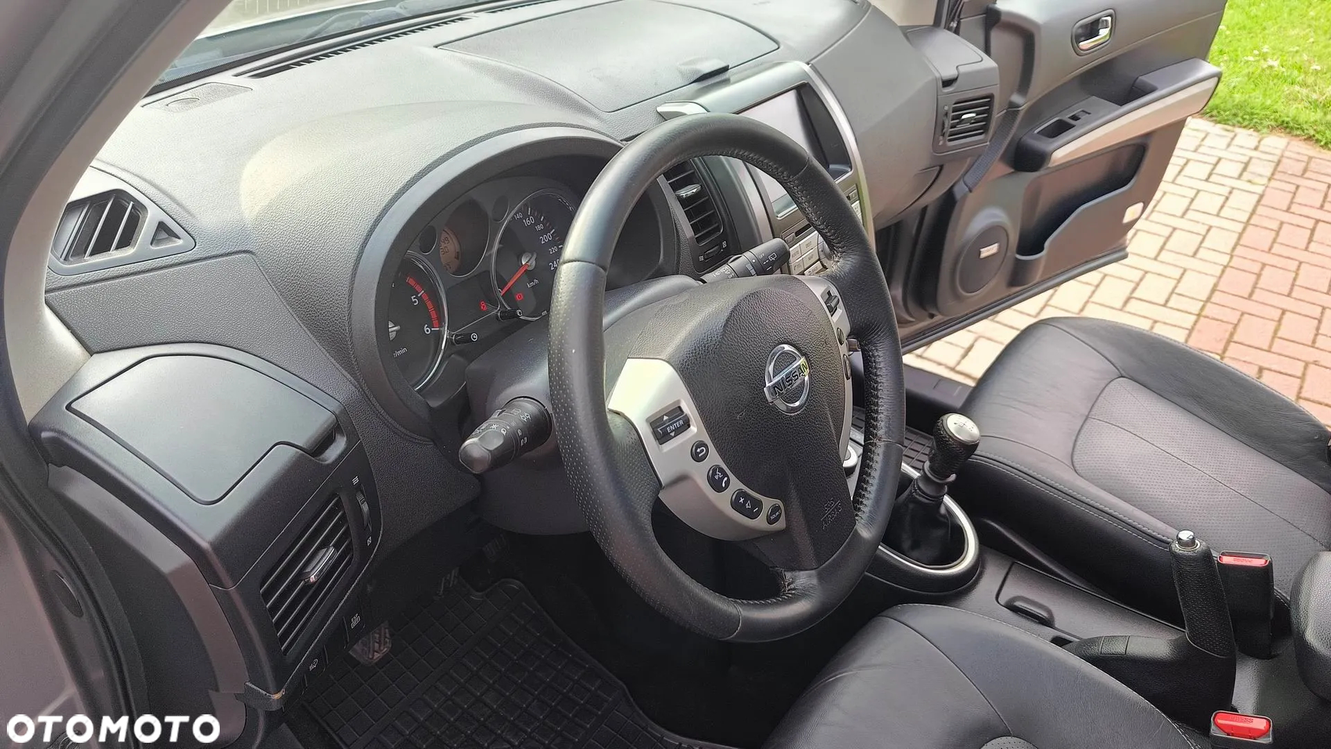 Nissan X-Trail 2.0 dCi 4x4 DPF Platinum - 22