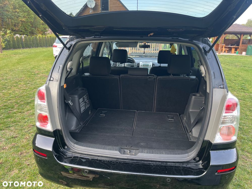 Toyota Corolla Verso - 10