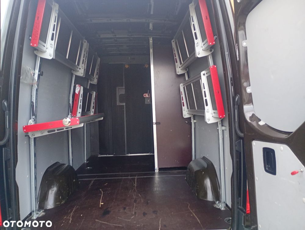 Mercedes-Benz Sprinter - 7