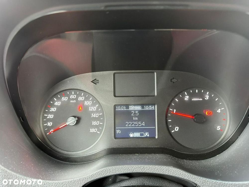 Mercedes-Benz Sprinter - 12