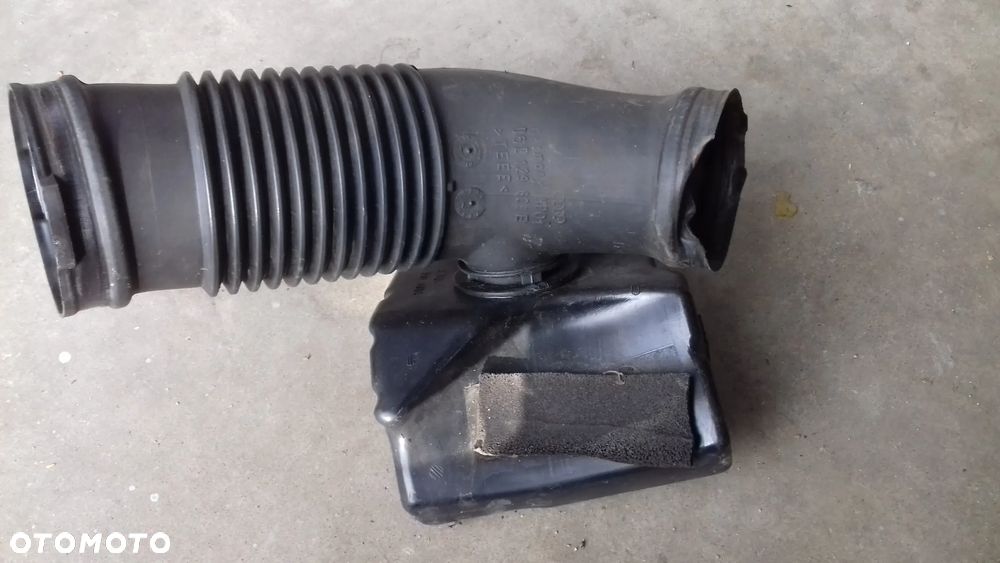 rura dolot przewód powietrza 06E129629E A6 C6 2.4 - 1