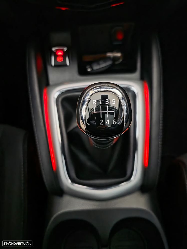 Nissan Qashqai 1.5 dCi N-Connecta 18 - 43