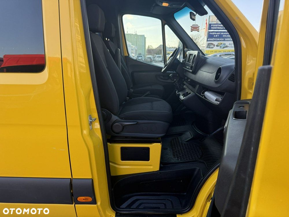 Mercedes-Benz Sprinter - 15
