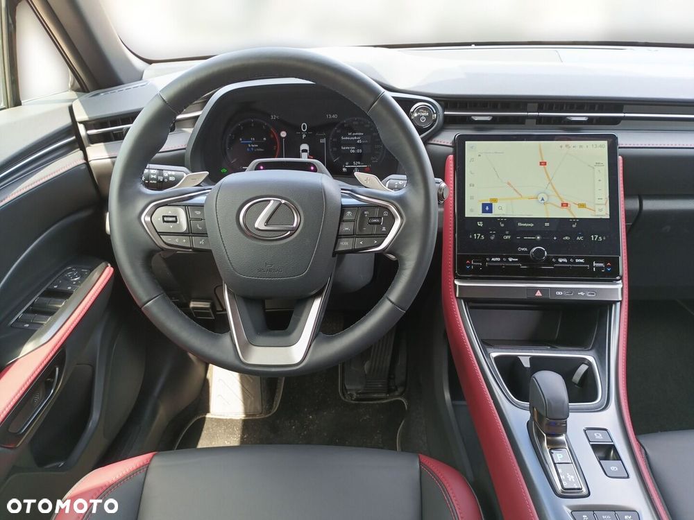 Lexus LBX - 13
