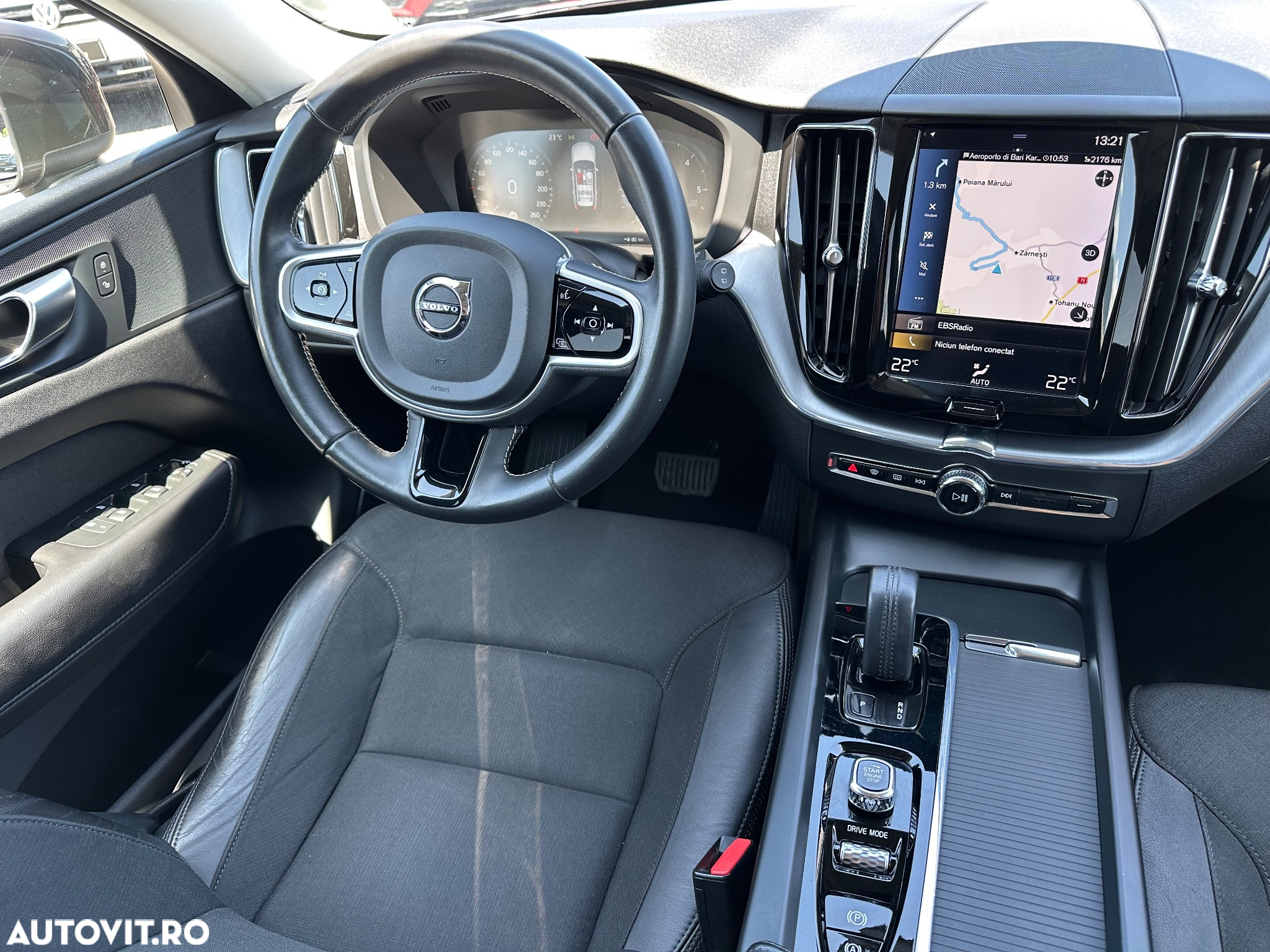 Volvo XC 60 B4 MHEV AT8 AWD Momentum - 16
