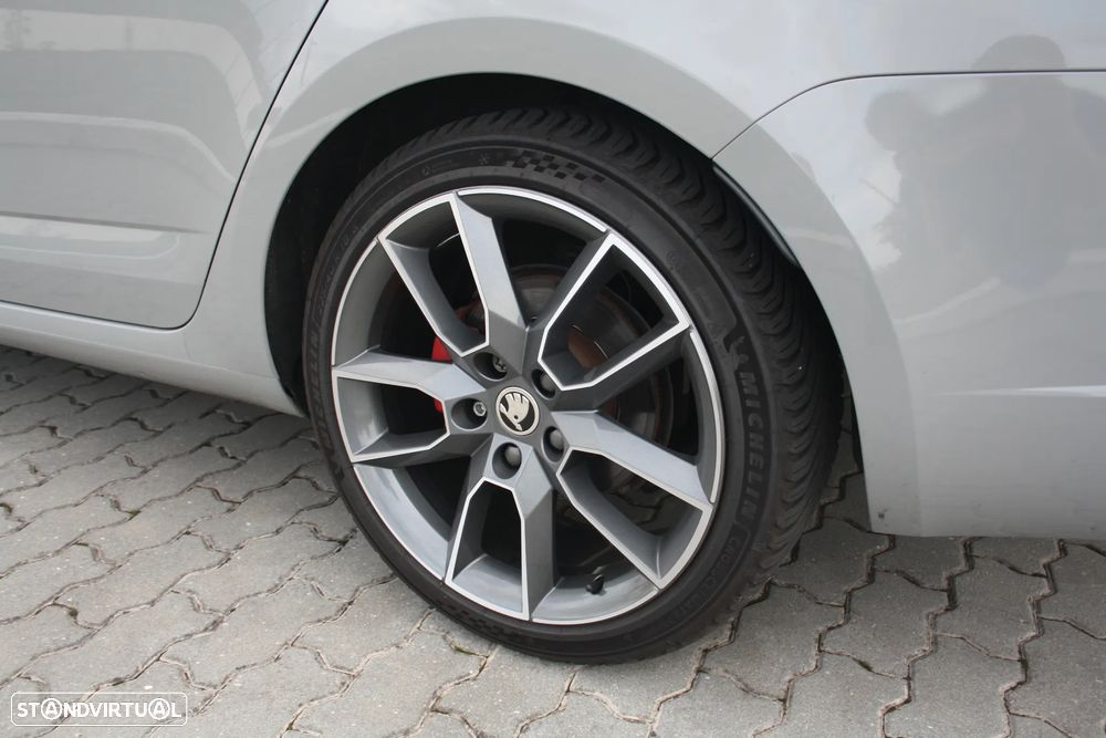 Skoda Octavia Break 2.0 TDI DSG RS - 23