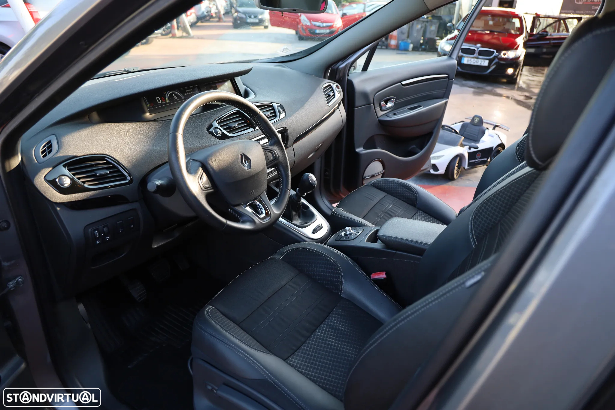 Renault Grand Scénic 1.5 dCi Bose Edition SS - 19