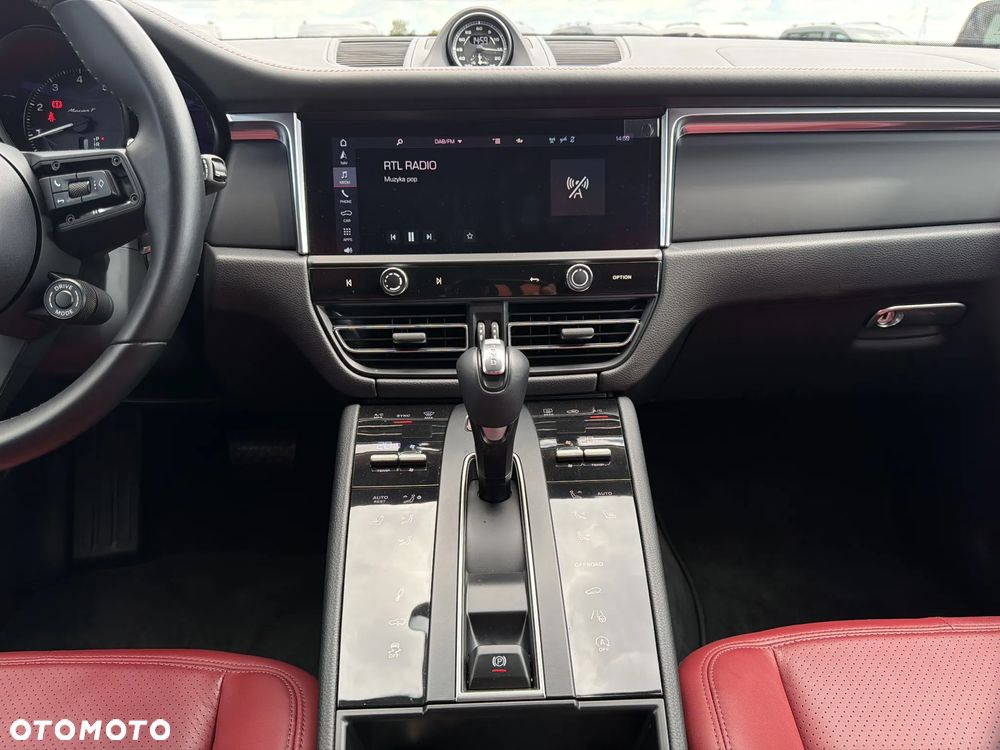 Porsche Macan T - 16