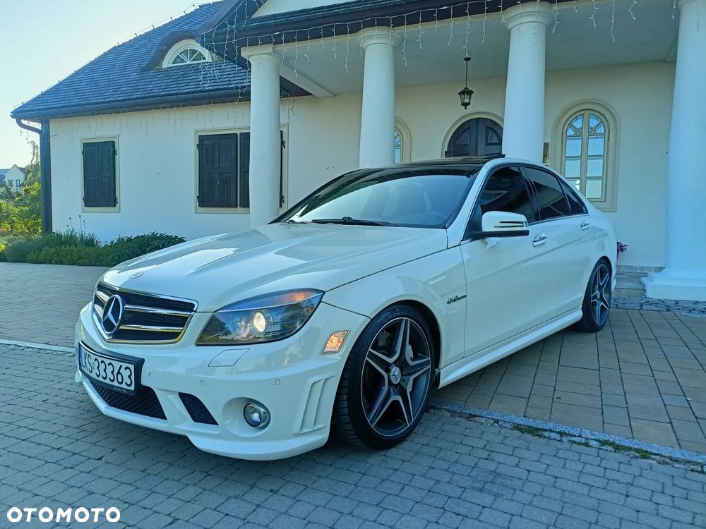 Mercedes-Benz Klasa C 63 AMG - 14