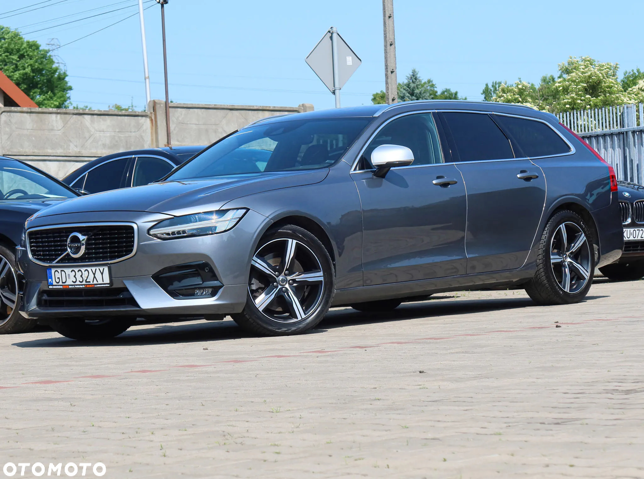 Volvo V90 D5 AWD R-Design - 31