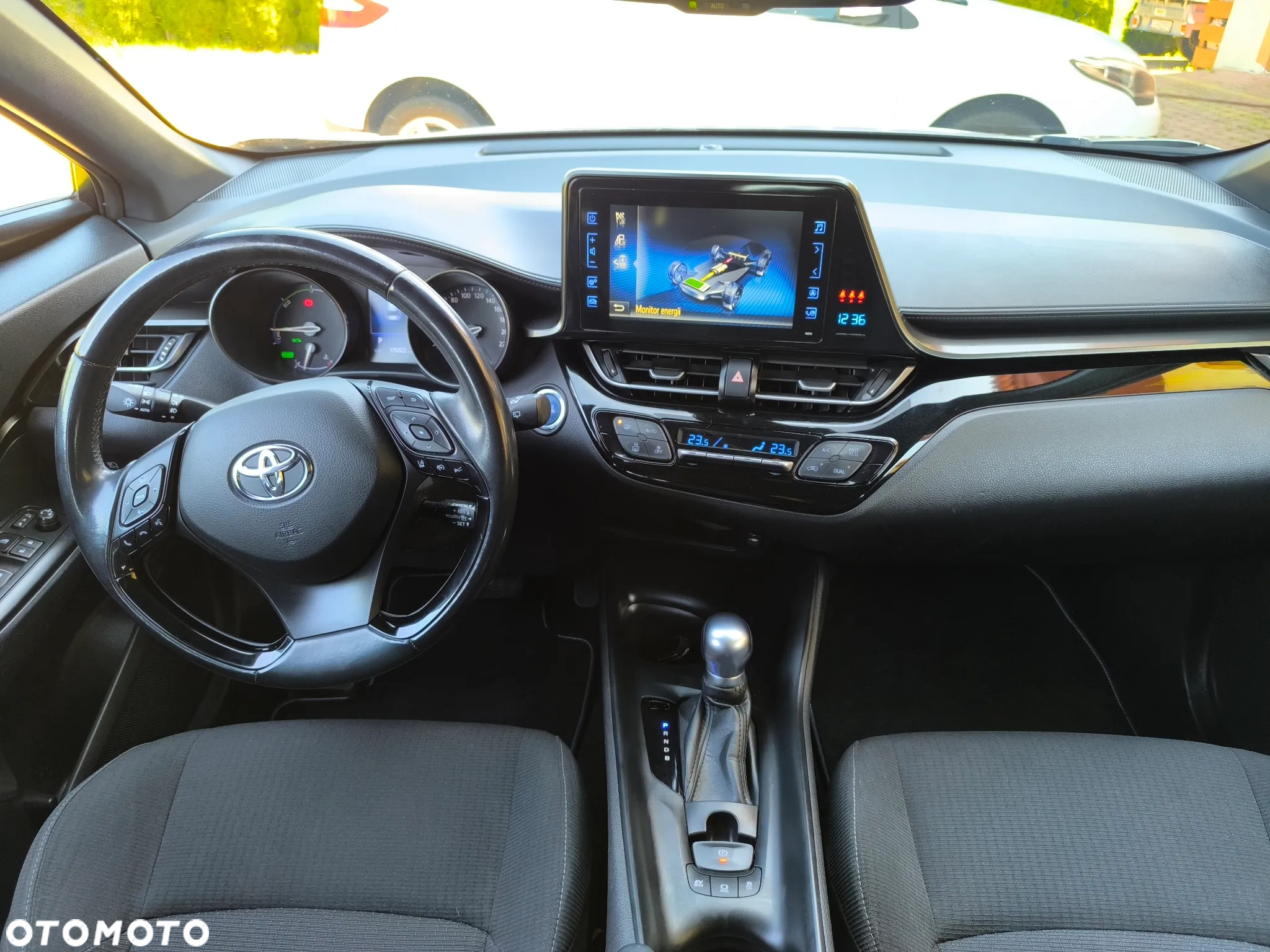 Toyota C-HR 1.8 Hybrid GPF Executive - 8