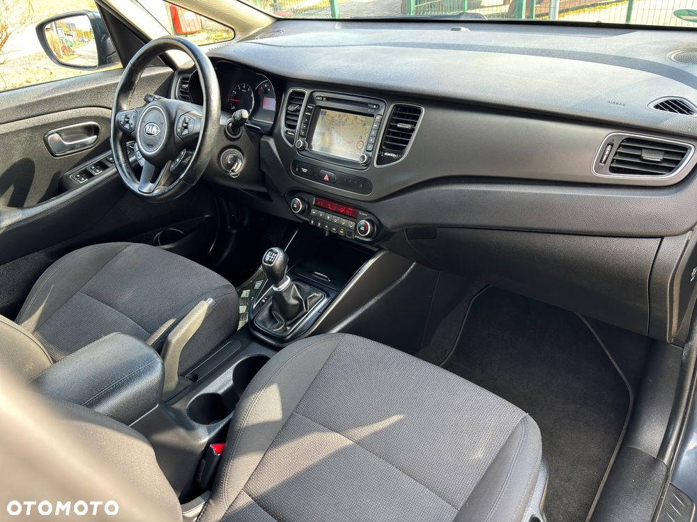 Kia Carens 1.6 GDI UEFA EURO 2016 - 6