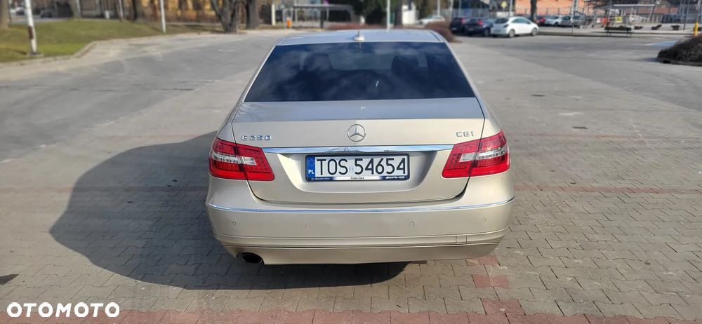 Mercedes-Benz Klasa E 250 CGI BlueEFFICIENCY Avantgarde - 8