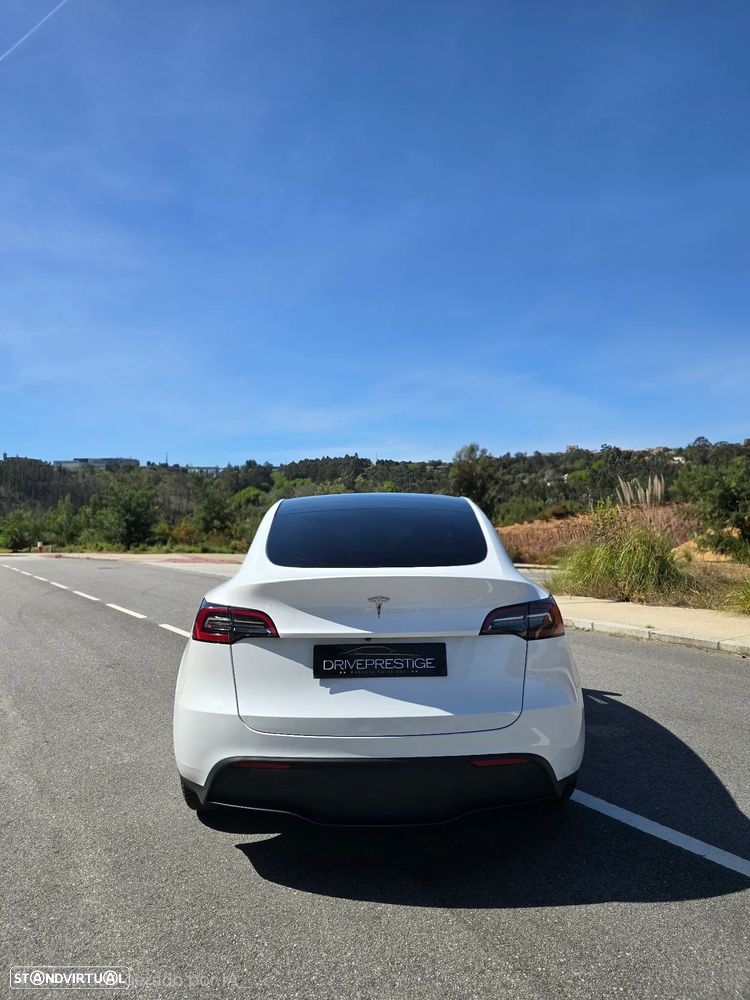 Tesla Model Y RWD - 4