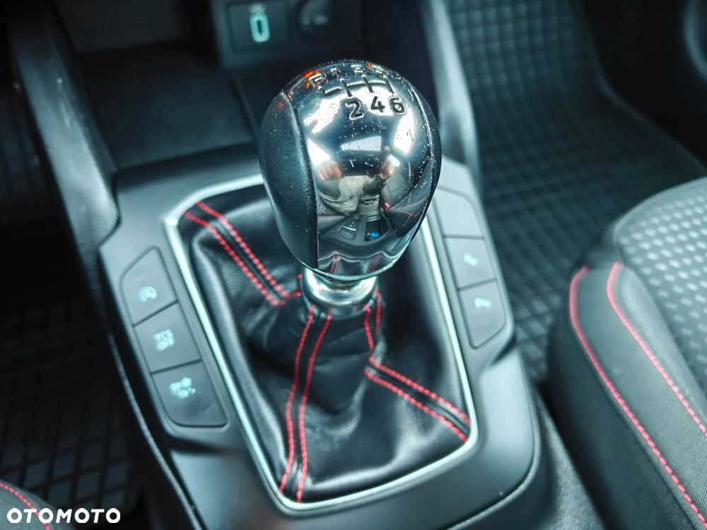 Ford Focus 1.5 EcoBlue Start-Stopp-System ST-LINE - 15