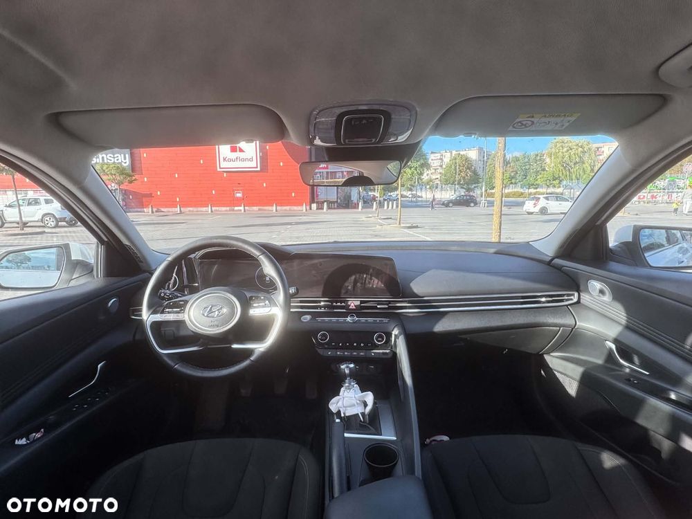 Hyundai Elantra 1.6 Executive - 8