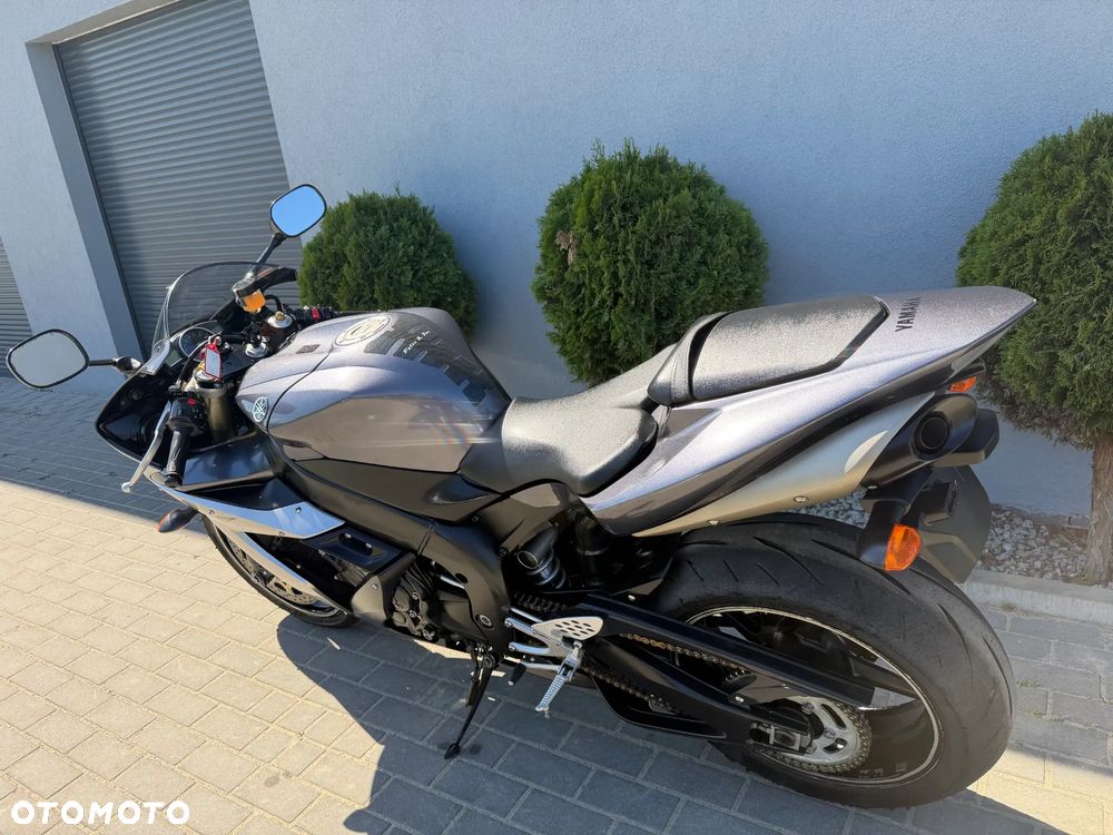 Yamaha R1 - 31