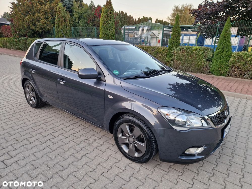 Kia Ceed - 3