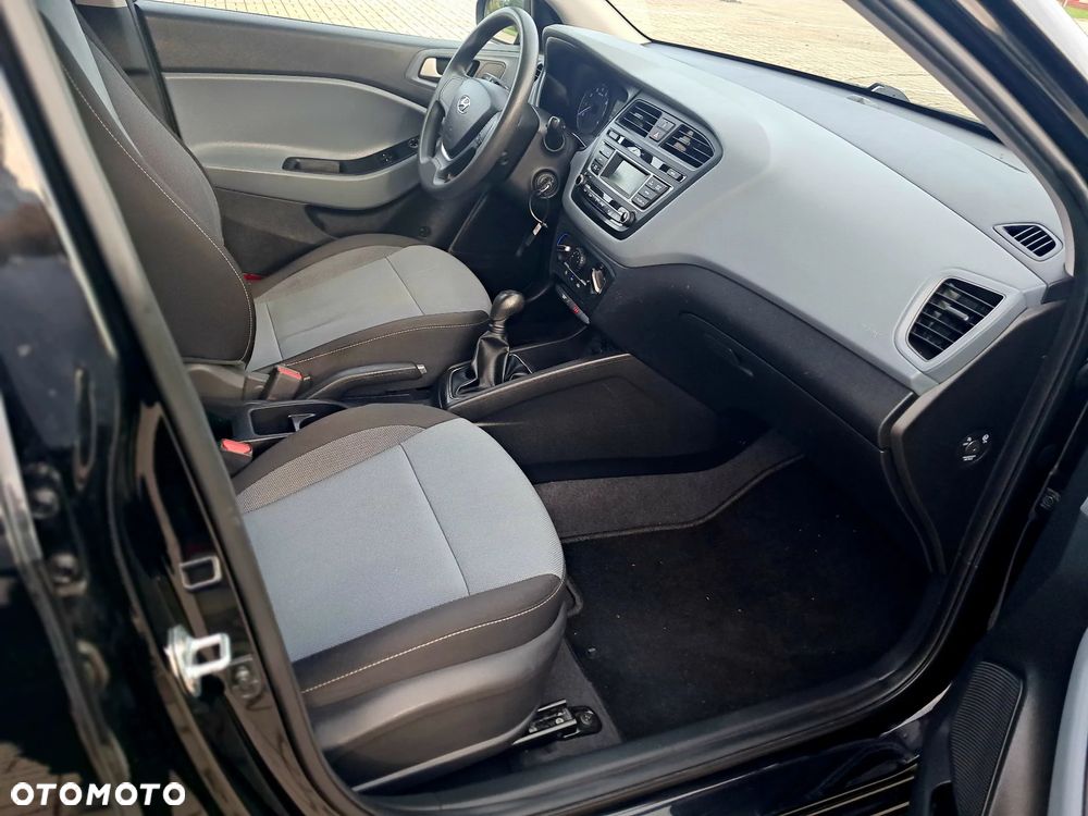 Hyundai i20 blue 1.2 Classic - 11