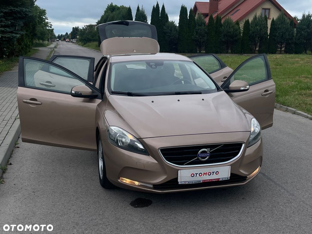 Volvo V40 D2 Momentum - 39