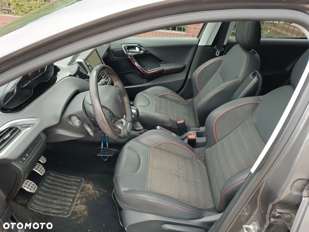Peugeot 208 - 20