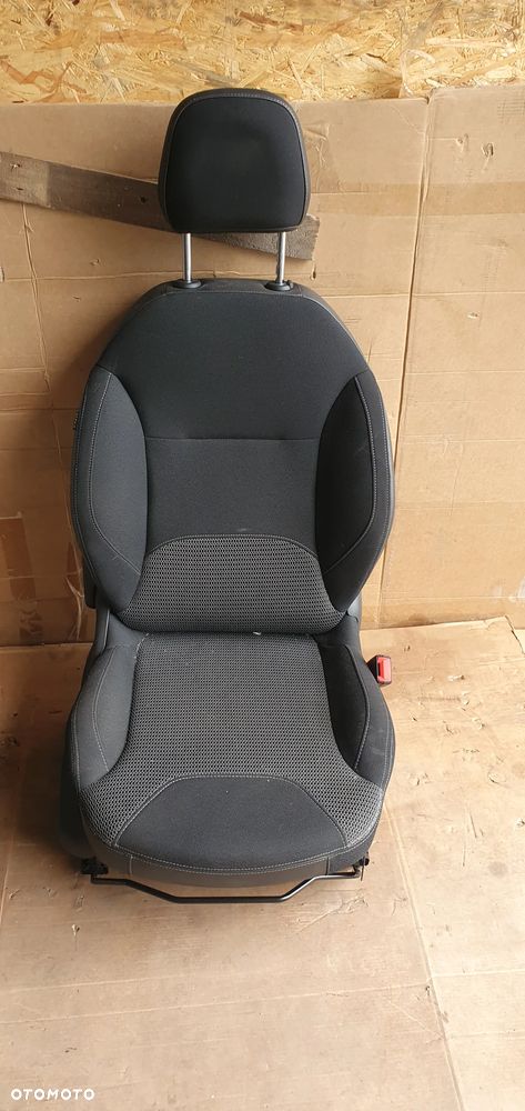 Fotel pasażera prawy przód przedni Citroen C3 II - 1