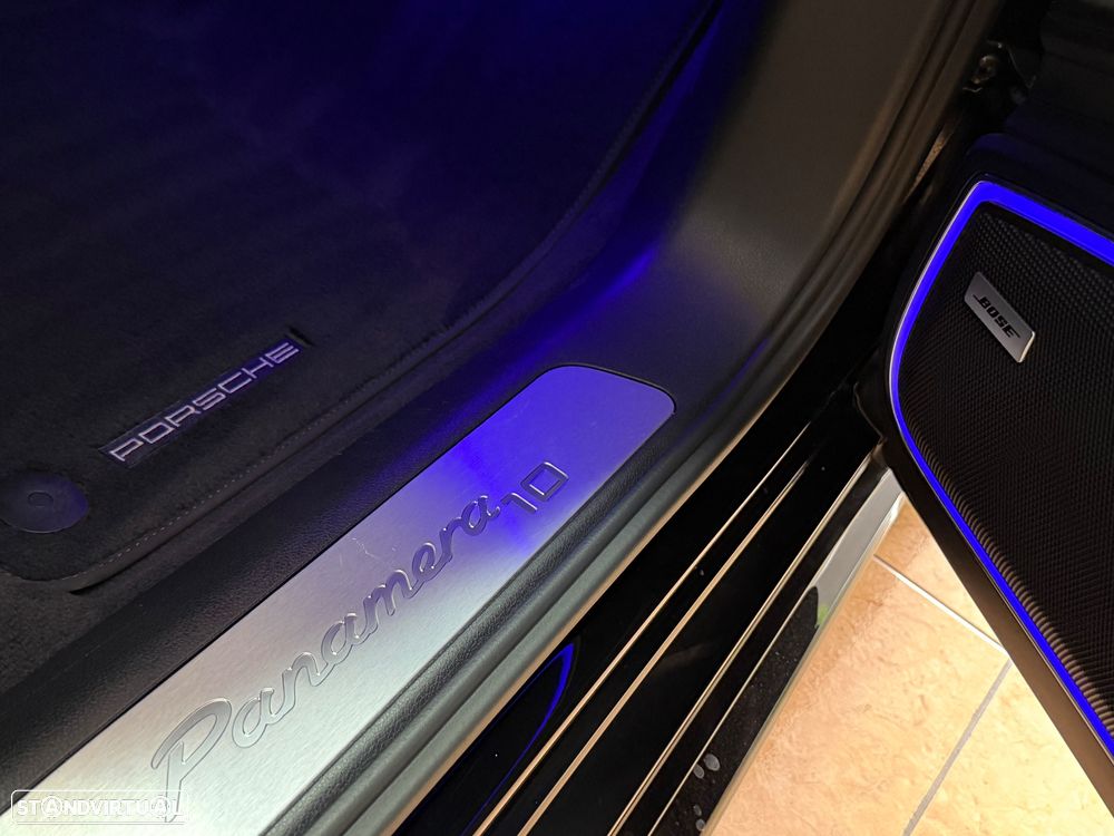 Porsche Panamera Sport Turismo 4 E-Hybrid Edition 10 Anos - 23