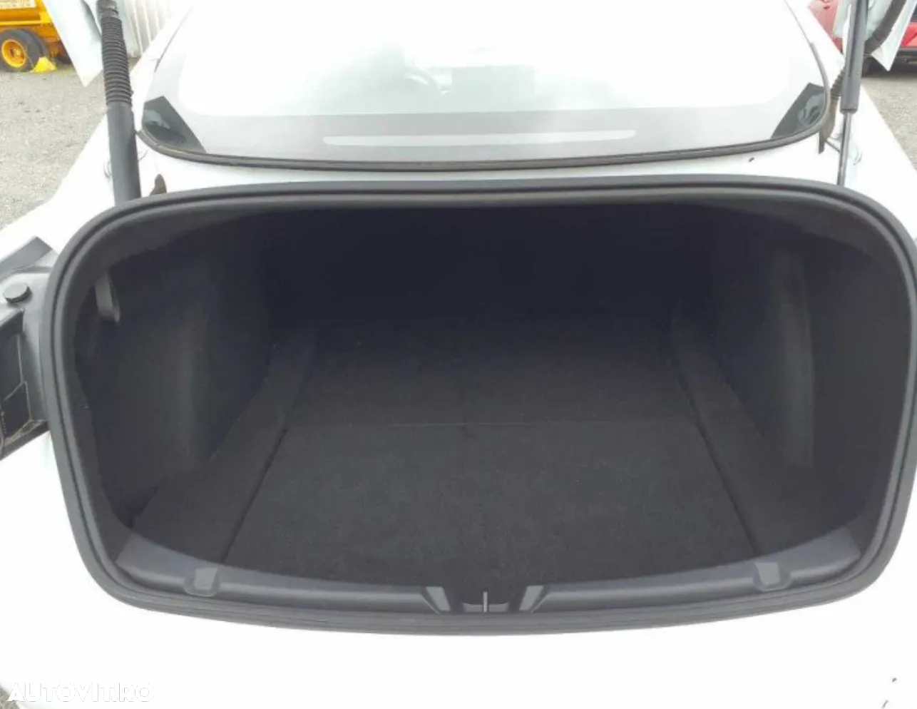 Tesla Model 3 Standard Reichweite Plus Hinterradantrieb - 8