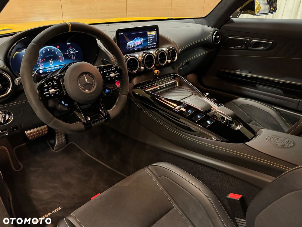 Mercedes-Benz AMG GT R - 27