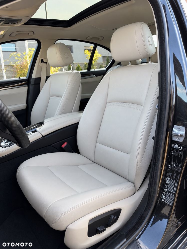 BMW Seria 5 530d xDrive Luxury Line - 21