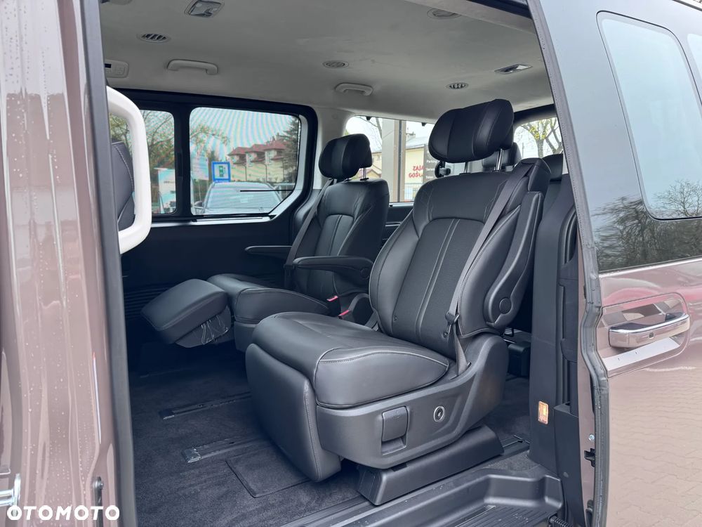 Hyundai Staria 1.6 T-GDI HEV Luxury - 11