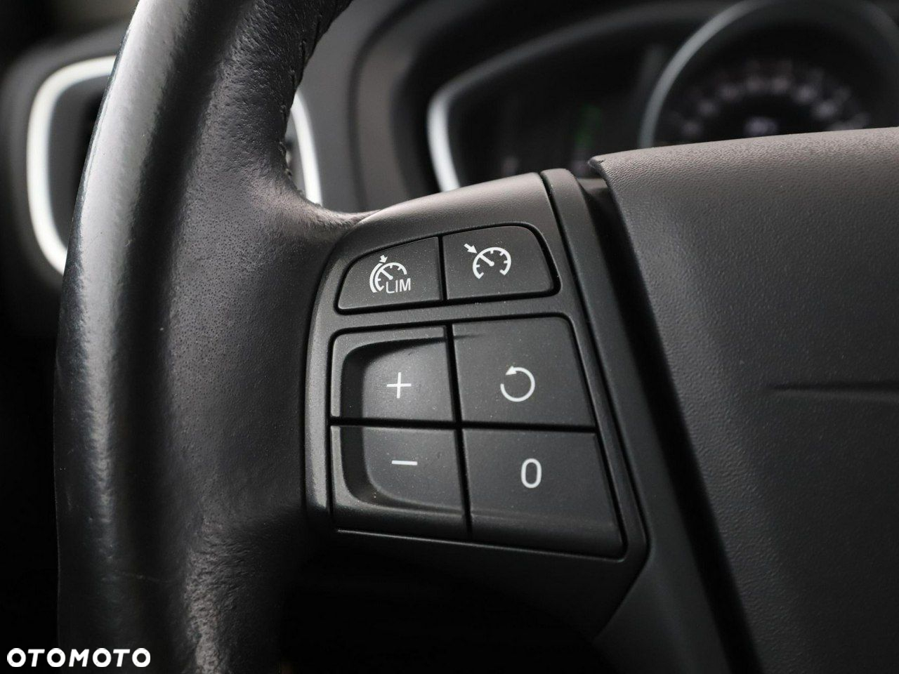Volvo V40 Cross Country D2 - 28