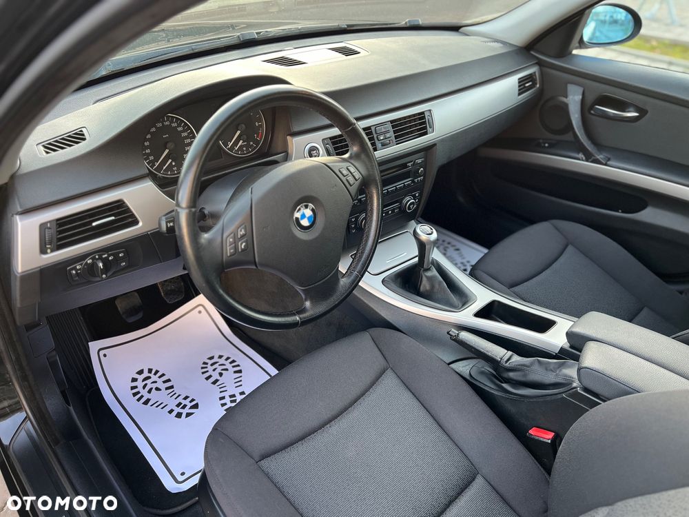 BMW Seria 3 - 24