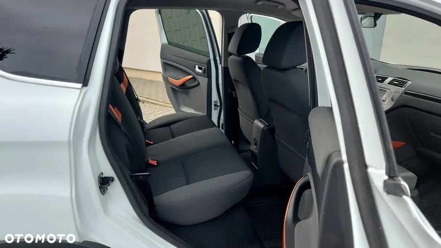 Ford Kuga 2.0 TDCi 4x4 White Magic - 14