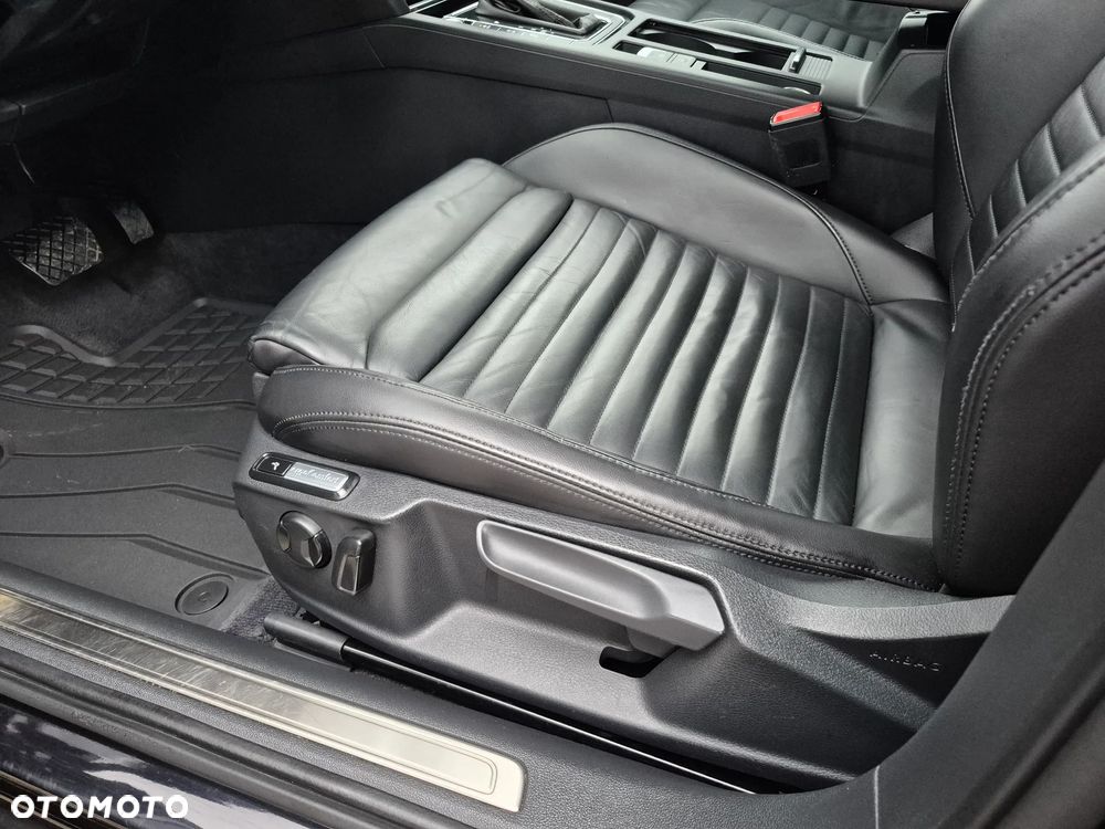 Volkswagen Passat 2.0 TDI SCR (BlueMotion Tech) 4Motion D Highline - 17