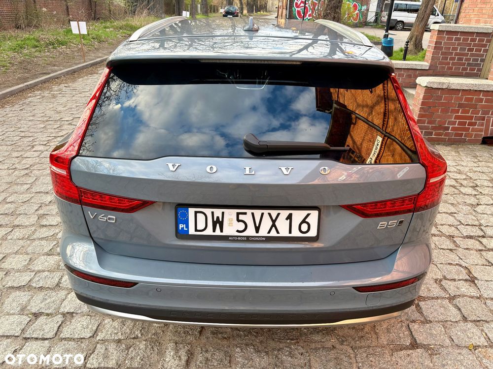 Volvo V60 B5 B AWD Plus Dark - 5