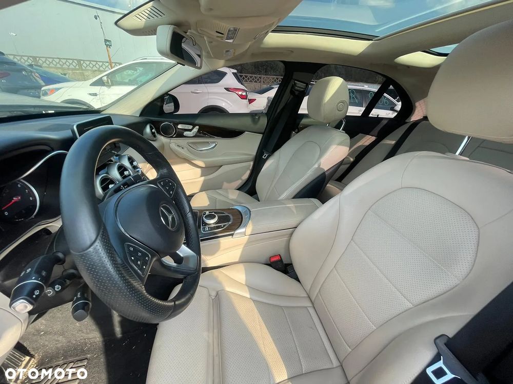 Mercedes-Benz Klasa C 300 4Matic 9G-TRONIC - 9