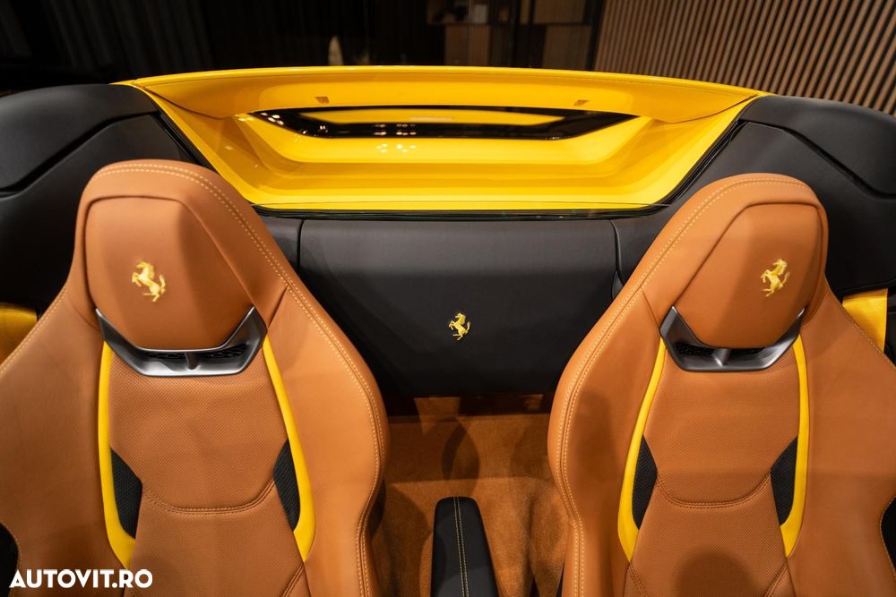 Ferrari 296 GTS - 19