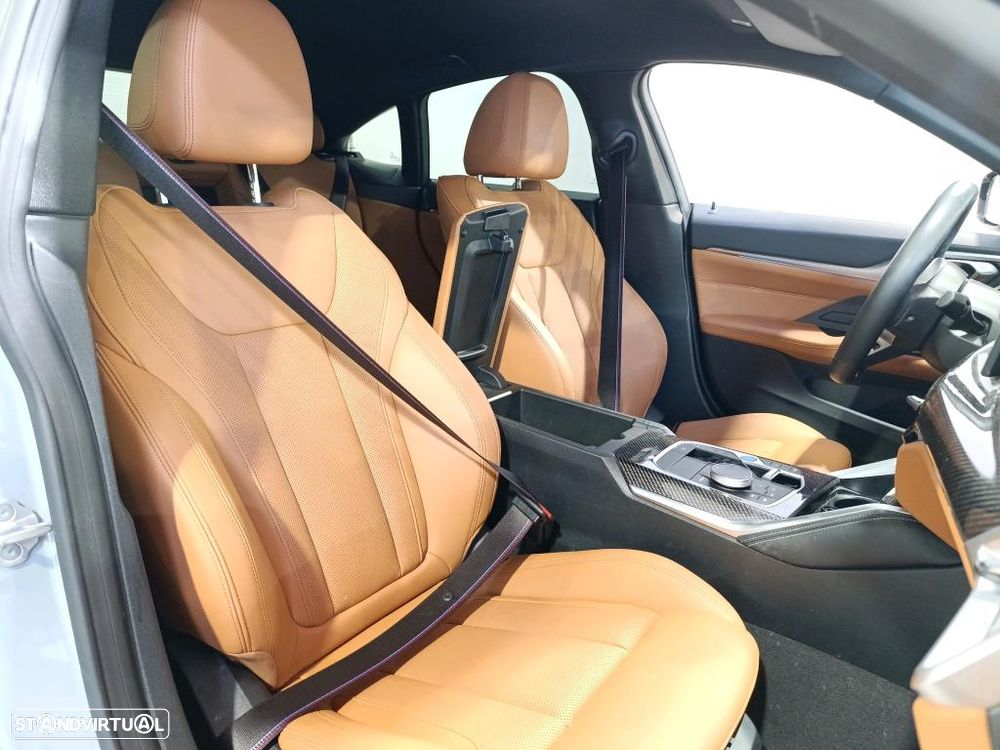 BMW i4 eDrive35 Edição Desportiva M - 6