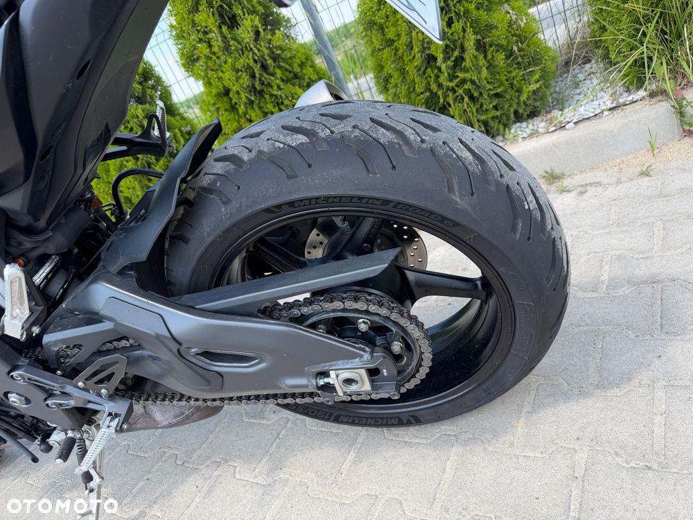 Yamaha MT - 8