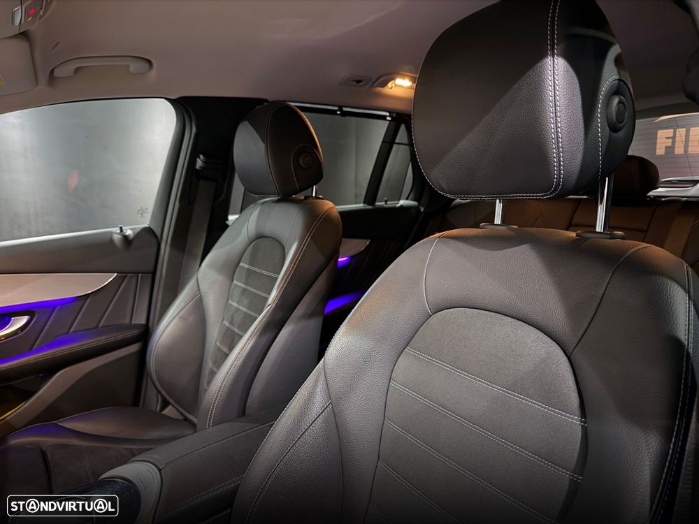 Mercedes-Benz GLC 300 de 4Matic 9G-TRONIC AMG Line — fotografia 17