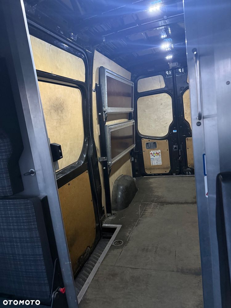 Mercedes-Benz Sprinter - 2