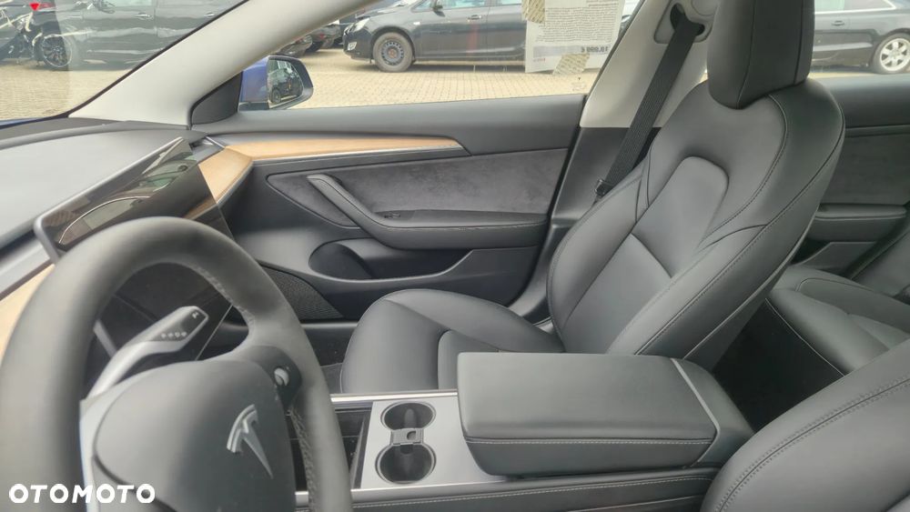Tesla Model 3 - 17